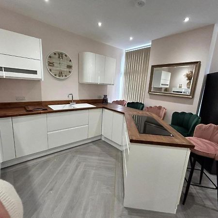 Strawberry Fields Suite By Sasco Apartments Blackpool Buitenkant foto