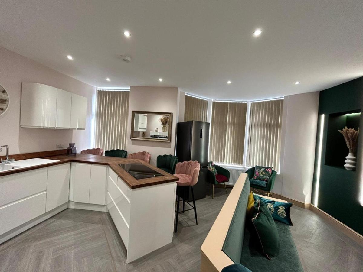Strawberry Fields Suite By Sasco Apartments Blackpool Buitenkant foto