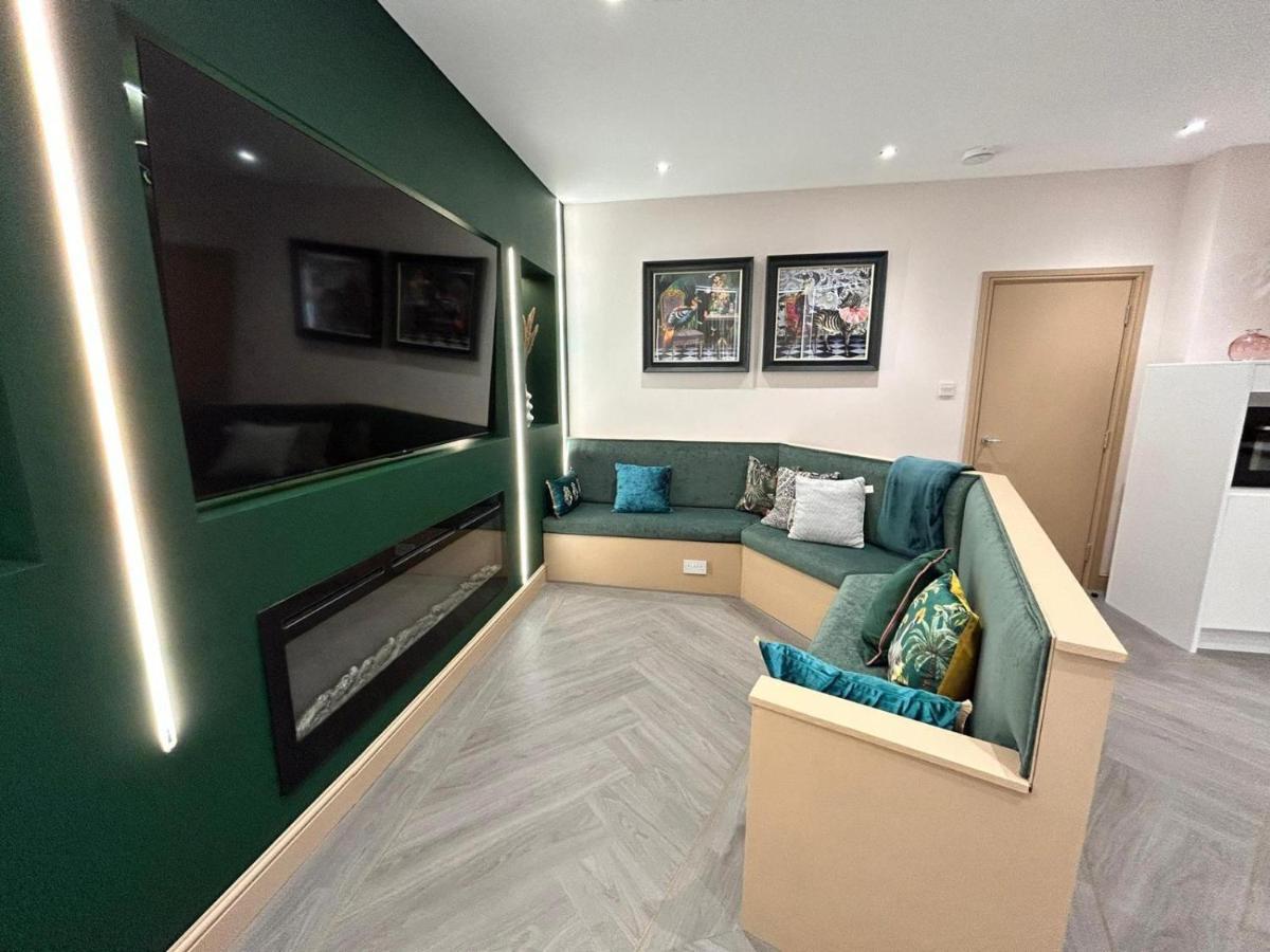 Strawberry Fields Suite By Sasco Apartments Blackpool Buitenkant foto