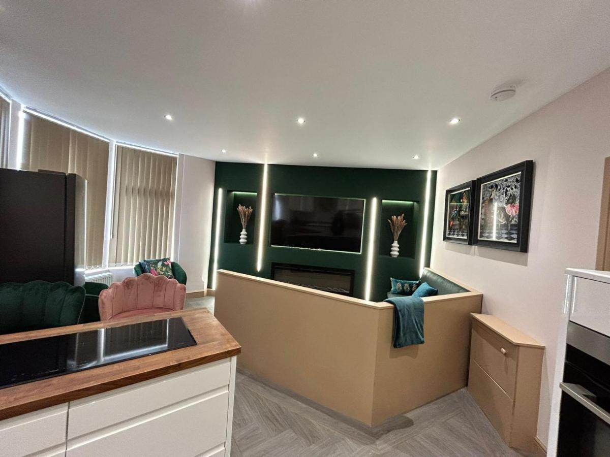 Strawberry Fields Suite By Sasco Apartments Blackpool Buitenkant foto
