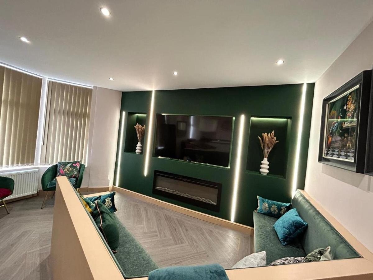 Strawberry Fields Suite By Sasco Apartments Blackpool Buitenkant foto